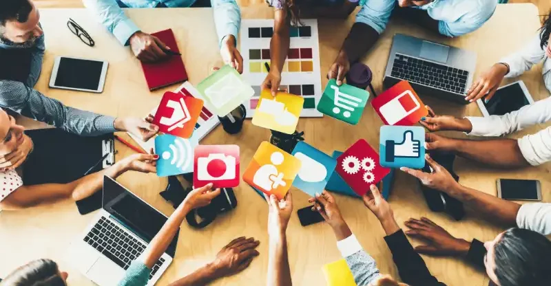 Redes Sociais do Banco Neon